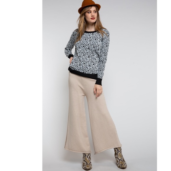 Leopard Print Sweater Pullover Black and White - Picture 4 of 6